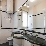Royale Melody - Near The Historical Centre Of 아파트