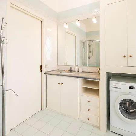 Royale Melody - Near The Historical Centre Of *