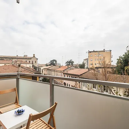 Royale Melody - Near The Historical Centre Of Apartmán