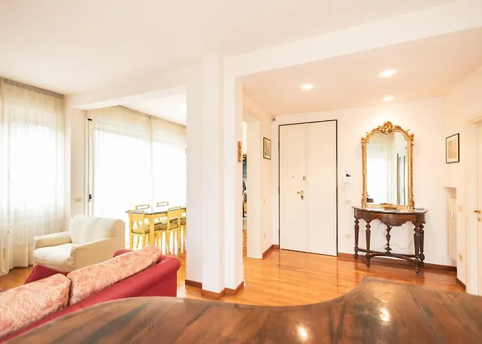 Royale Melody - Near The Historical Centre Of Apartmán *